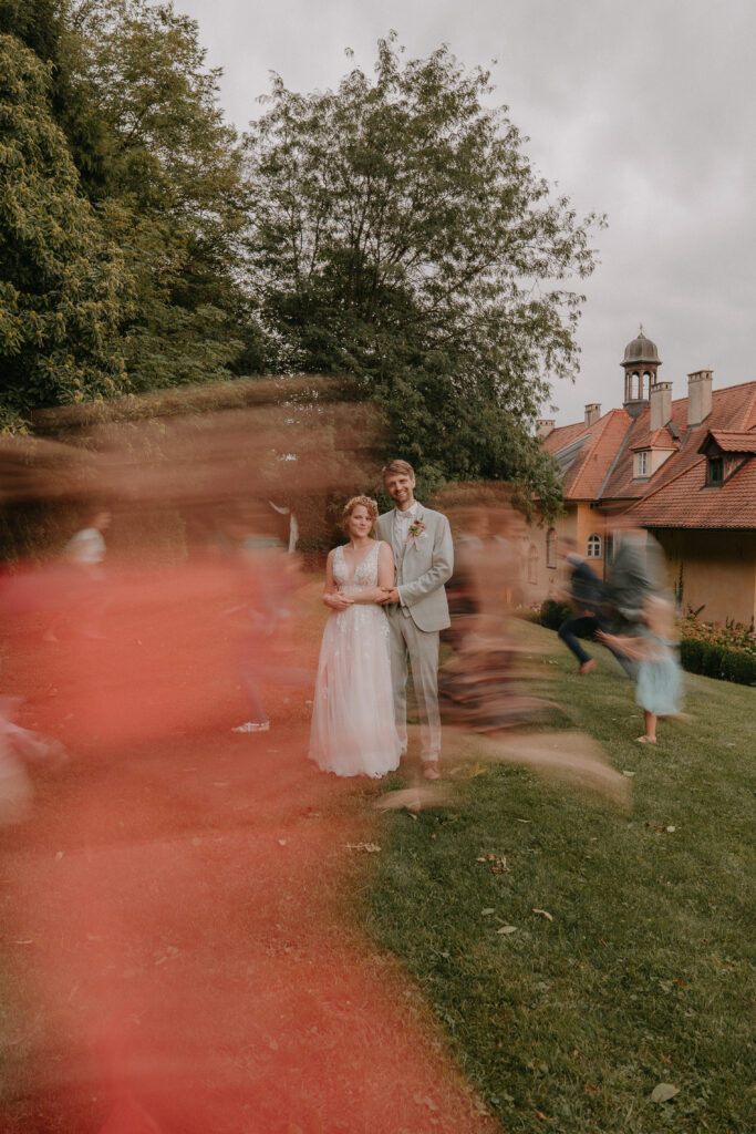 Brautpaar bei Hochzeit im Aiola Schloss St. Veit in Graz

