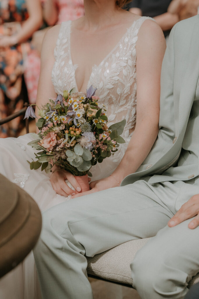 Freie Trauung im Garten im Aiola Schloss St. Veit
