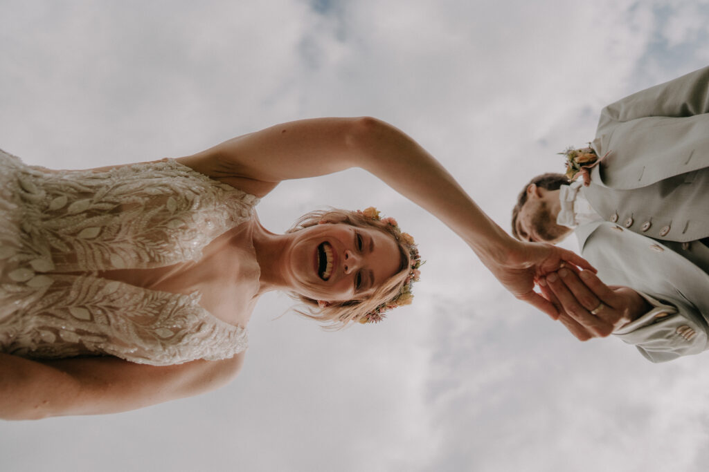 Brautpaar bei Hochzeit im Aiola Schloss St. Veit in Graz
