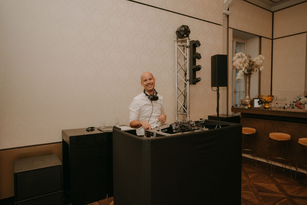 DJ im Ballsaal – Hochzeit Aiola Graz