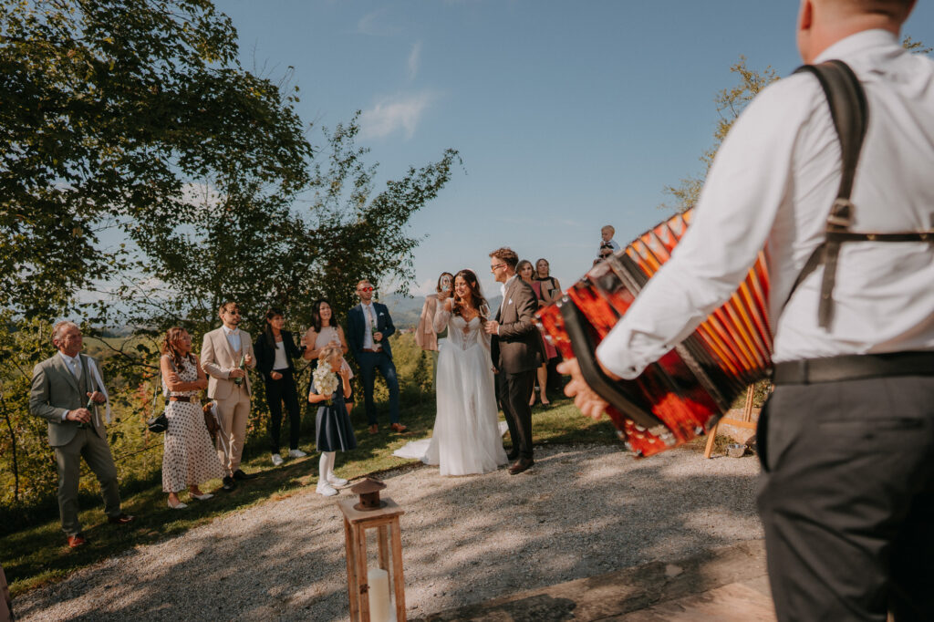 Musiker mit steirischer Harmonika bei der Agape